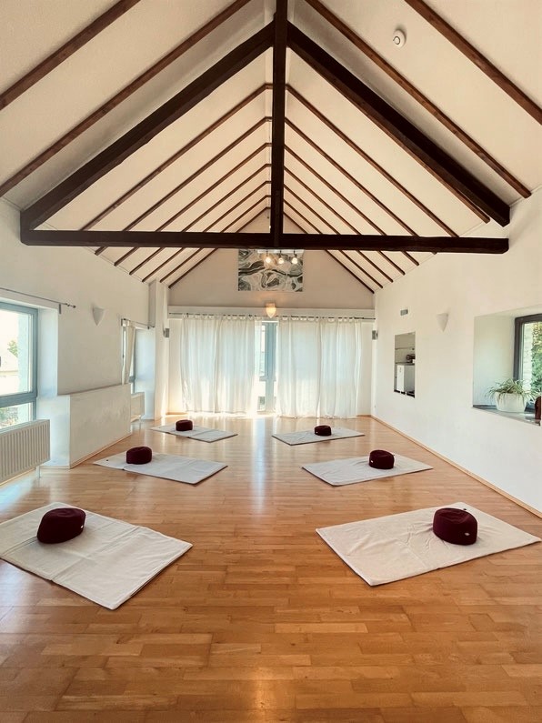 Geburtsvorbereitung mit Hypnobirthing, ehemaliges Geburtshaus Aachen, Kursraum, Doula, mentale Geburtsvorbereitung, Hypnose, Schwangerschaft, Geburt, Wochenbett